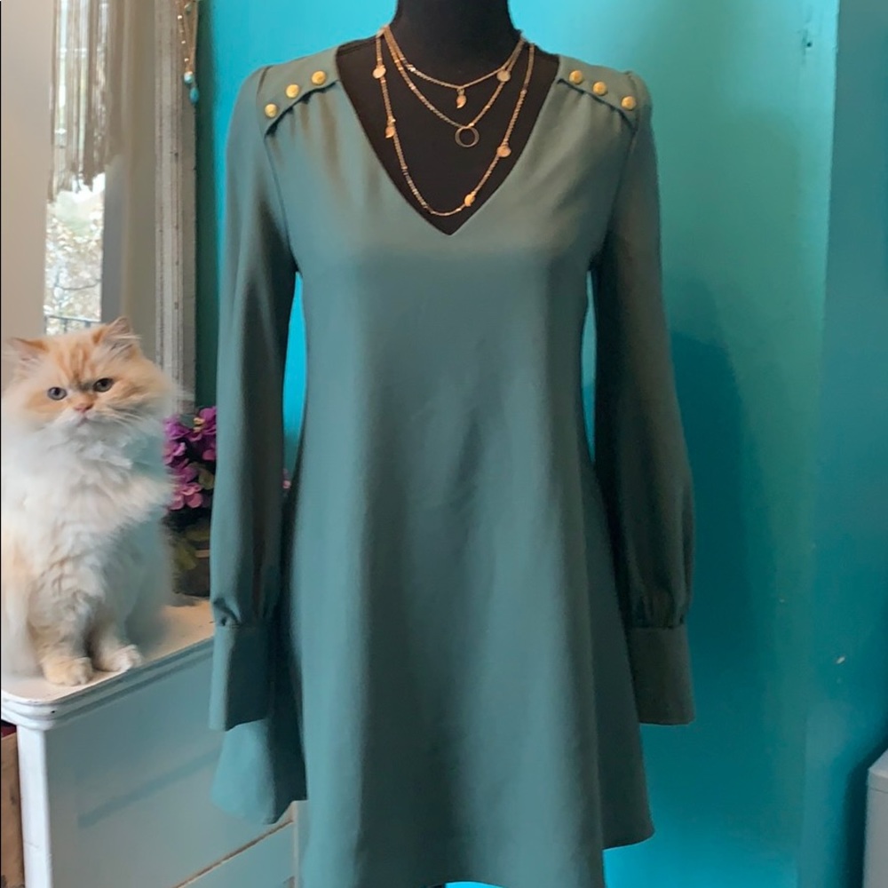 Very J sexy and classy dress!